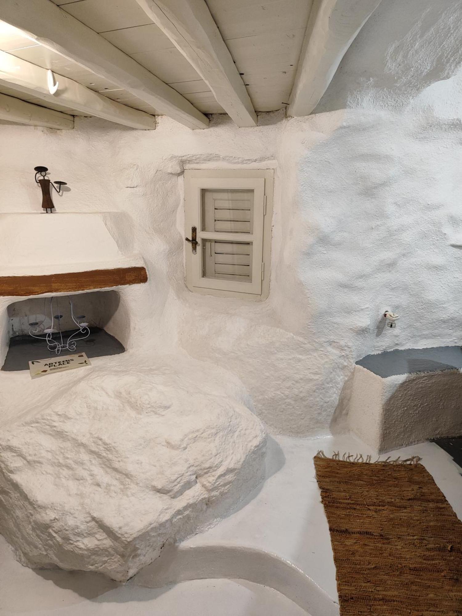 Pyrgi Artemis Place Mykonos Town Bagian luar foto